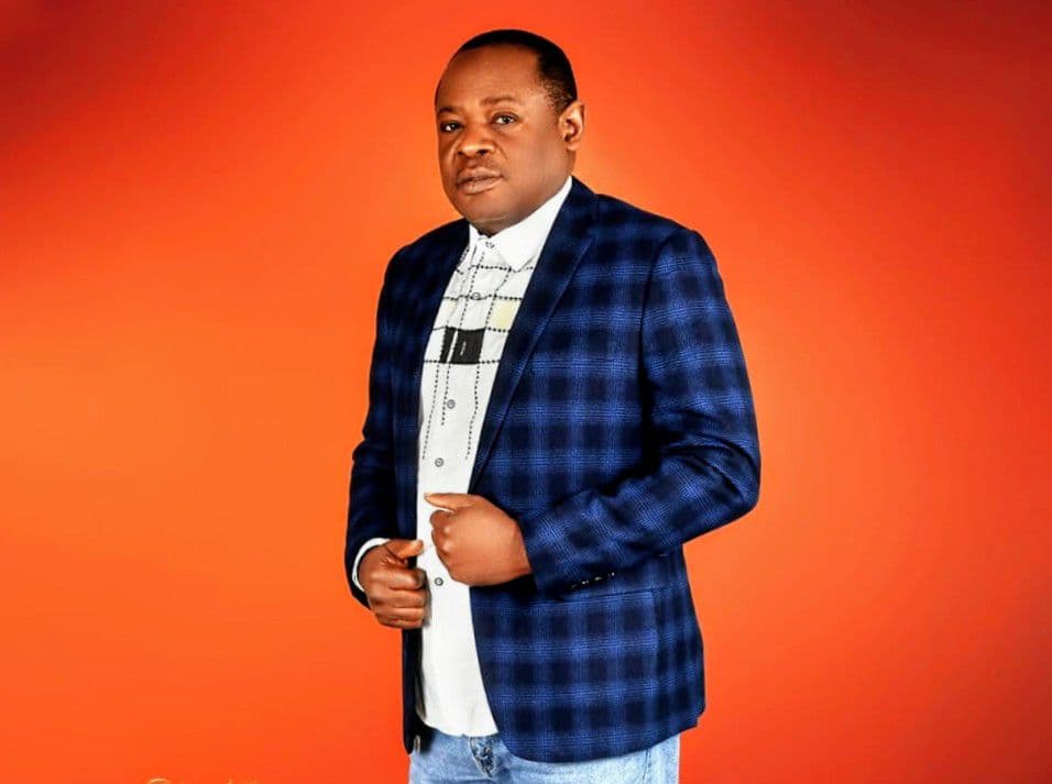 Oba Adeniyi Olufowobi